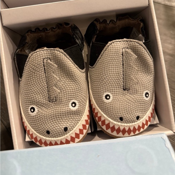 Robeez Dino Dan Baby Shoes - Gray and Black - Picture 1 of 2
